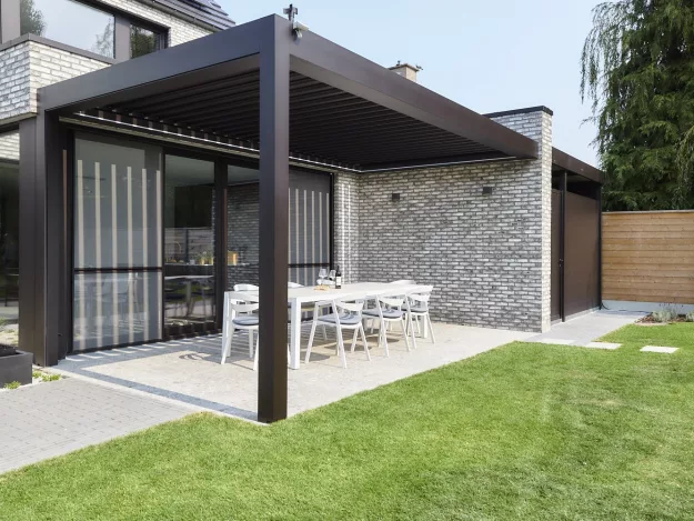 installation de pergola - fonctionnement et avantages de la pergola bioclimatique