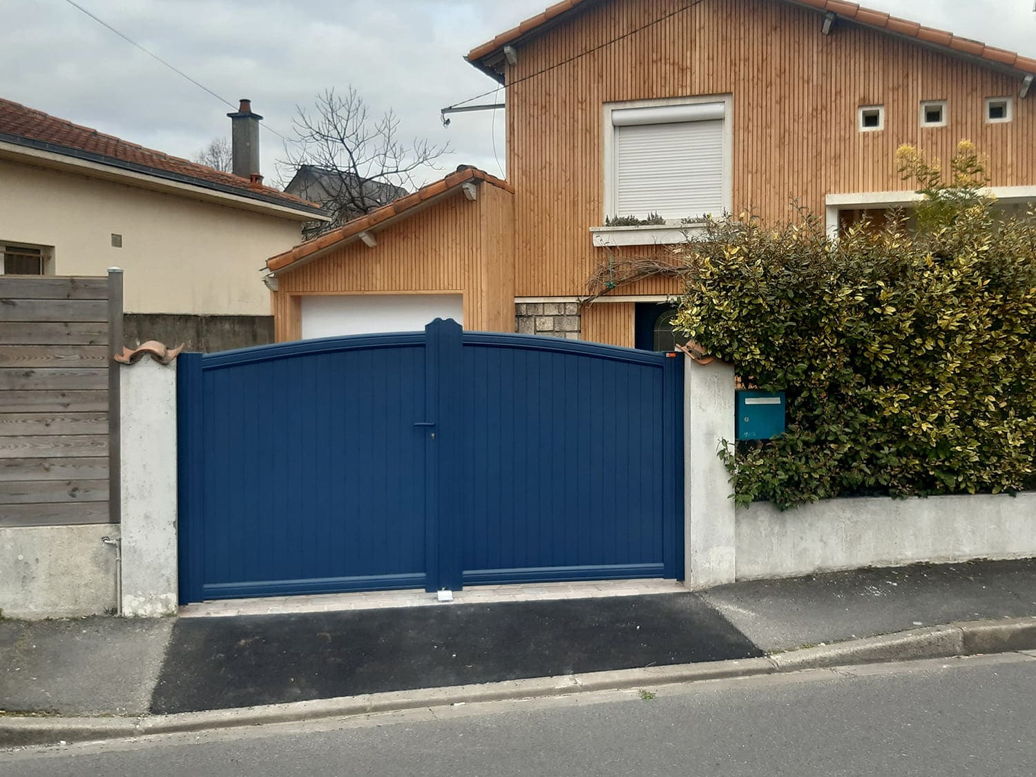 portail battant à roanne - portail roanne